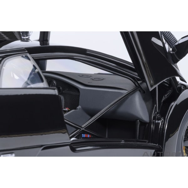 AUTOart 79137 1/18 Lamborghini Diablo GTR Black [Composite Diecast Model Car] - image 16