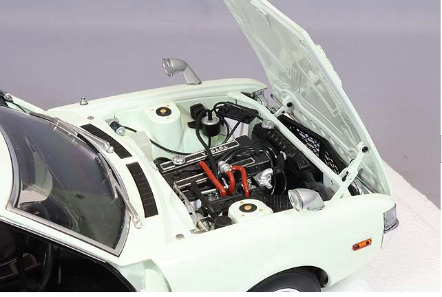 AUTOart 78766 1/18 Toyota Celica Liftback 2000GT RA25 1973 White