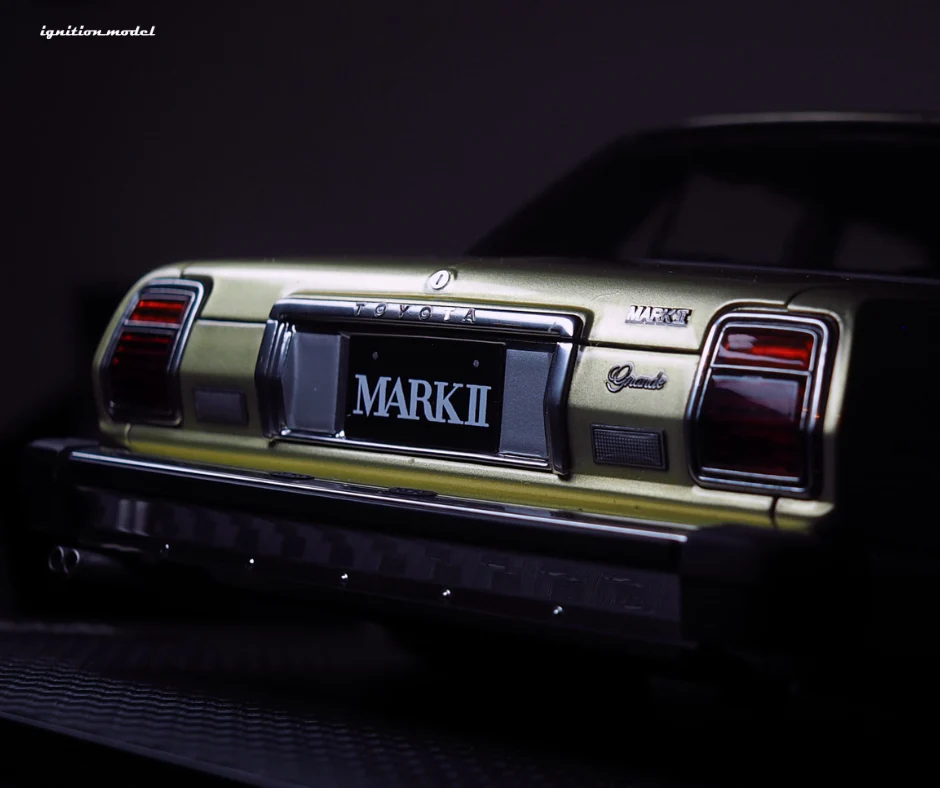 Ignition Model IG3430 1/18 Toyota Mark II Grande MX41 Shakotan Gold Resin