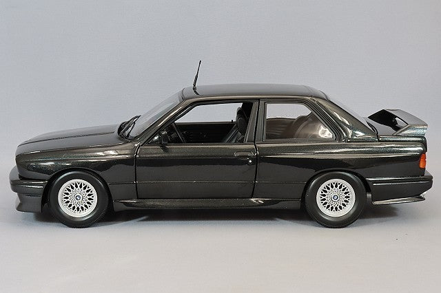 Minichamps MC180020306 1/18 BMW M3 E30 1987 Black Die-cast
