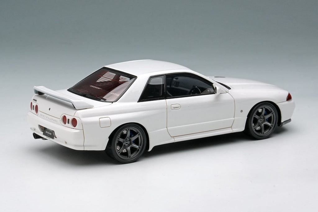 Make Up EIDOLON EM679A 1/43 Mines Nissan Skyline GT-R BNR32 Shiranami White