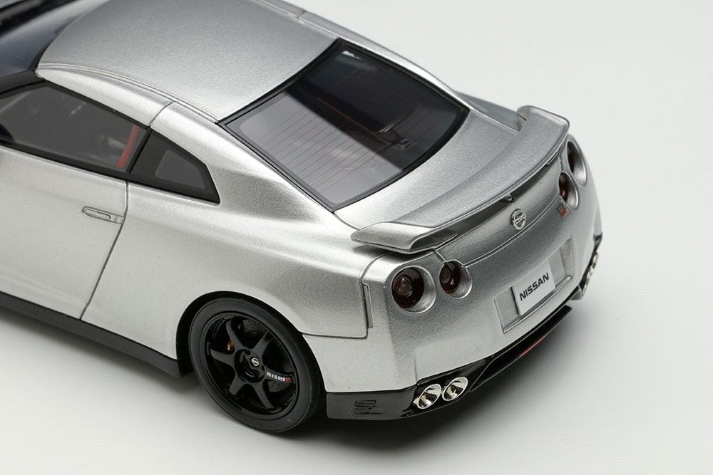 Make Up EIDOLON EM683C 1/43 Nissan GT-R Track Nismo Ultimate Metal Silver