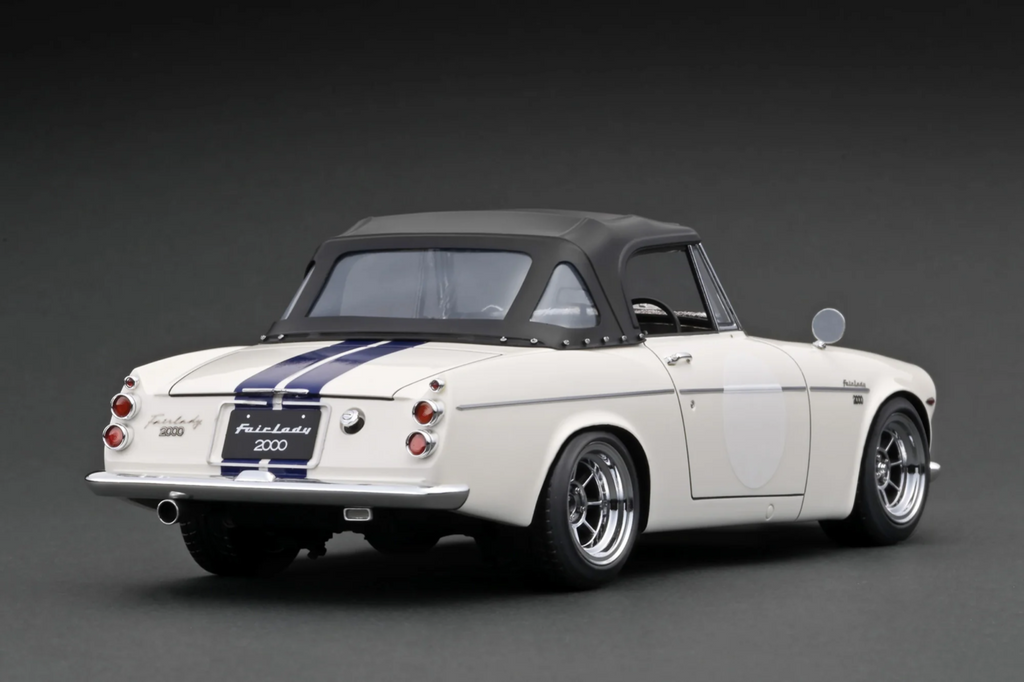 Ignition Model IG2707 1/18 Datsun Fairlady 2000 SR311 Roadster White/Blue
