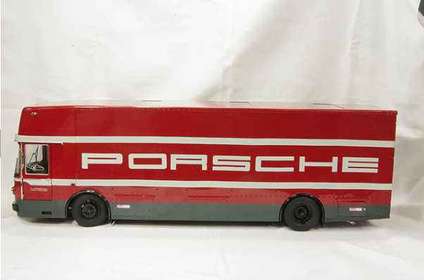 Schuco SCH450032300 1/18 Mercedes-Benz Transporter Porsche Service Truck