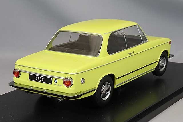 KK Scale KKDC181073 1/18 BMW 1602 Series 1 1971 Yellow Sedan