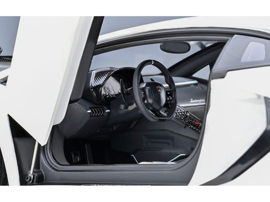 AUTOart 79217 1/18 Lamborghini Aventador SVJ – Pearl White (Composite Diecast)