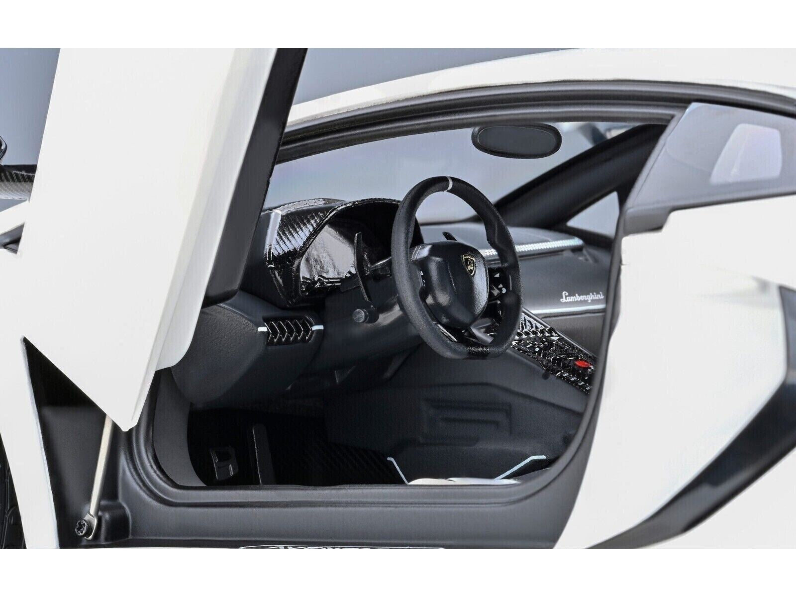 AUTOart 79217 1/18 Lamborghini Aventador SVJ – Pearl White (Composite Diecast)