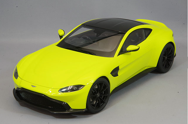 AUTOart 70279 1/18 Aston Martin Vantage 2019 Lime Green Black Roof