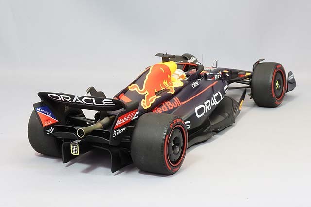 Minichamps MC110221301 1/18 Red Bull RB18 Hungary Winner 2022