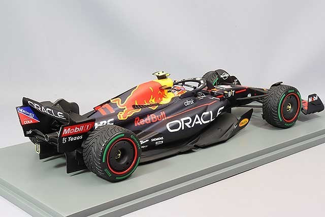 Spark S18S778 1/18 Red Bull RB18 Singapore GP Winner 2022 #11