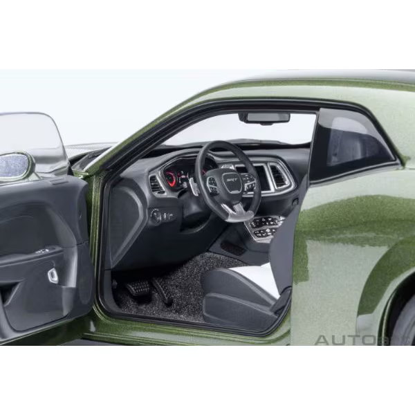 AUTOart 71761 1/18 Dodge Challenger SRT Jailbreak 2022 Green Diecast