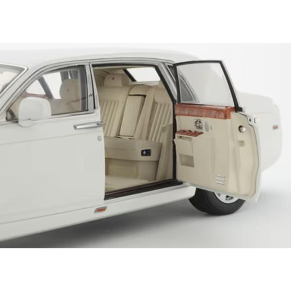 Kyosho KS08841EW2 – 1/18 Rolls-Royce Phantom EWB “English White” (Die-cast)