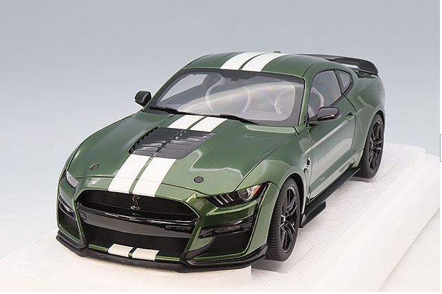AUTOart 73097 1/18 Ford Mustang Shelby GT500 Green w/White Stripes