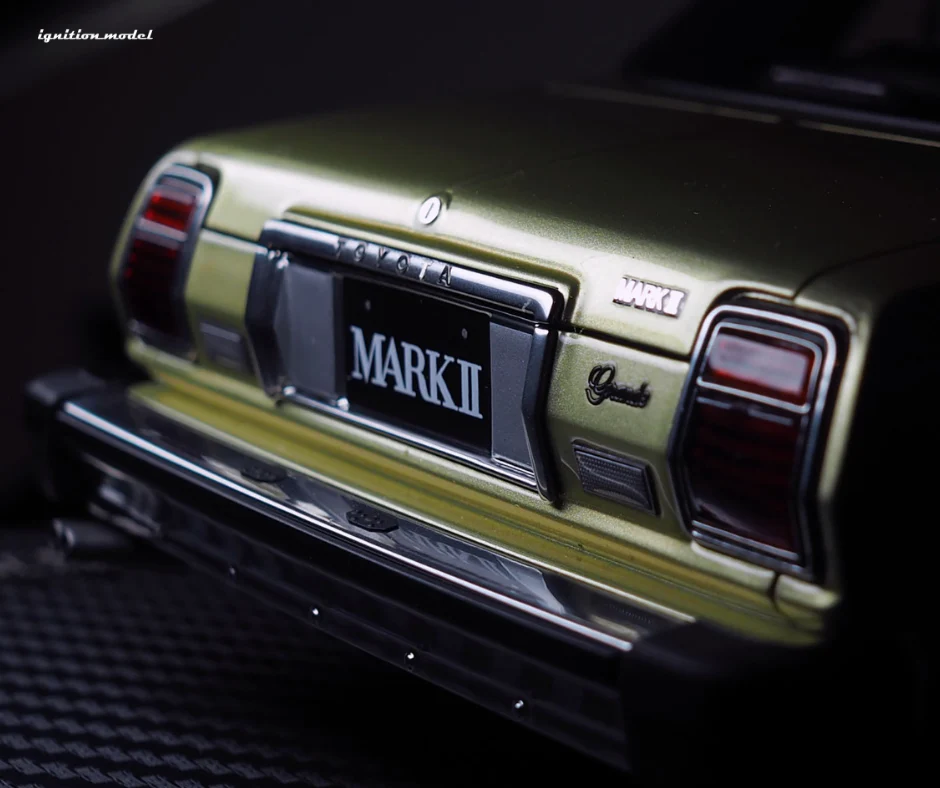 Ignition Model IG3430 1/18 Toyota Mark II Grande MX41 Shakotan Gold Resin