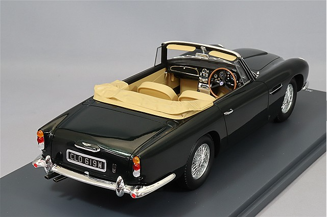 Schuco SC450065400 1/18 Aston Martin DB5 Convertible 1963 Green Resin