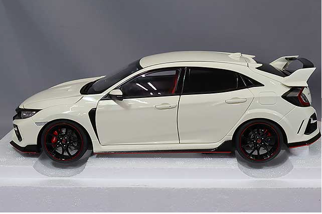 AUTOart 73220 1/18 Honda Civic Type R FK8 2021 Championship White