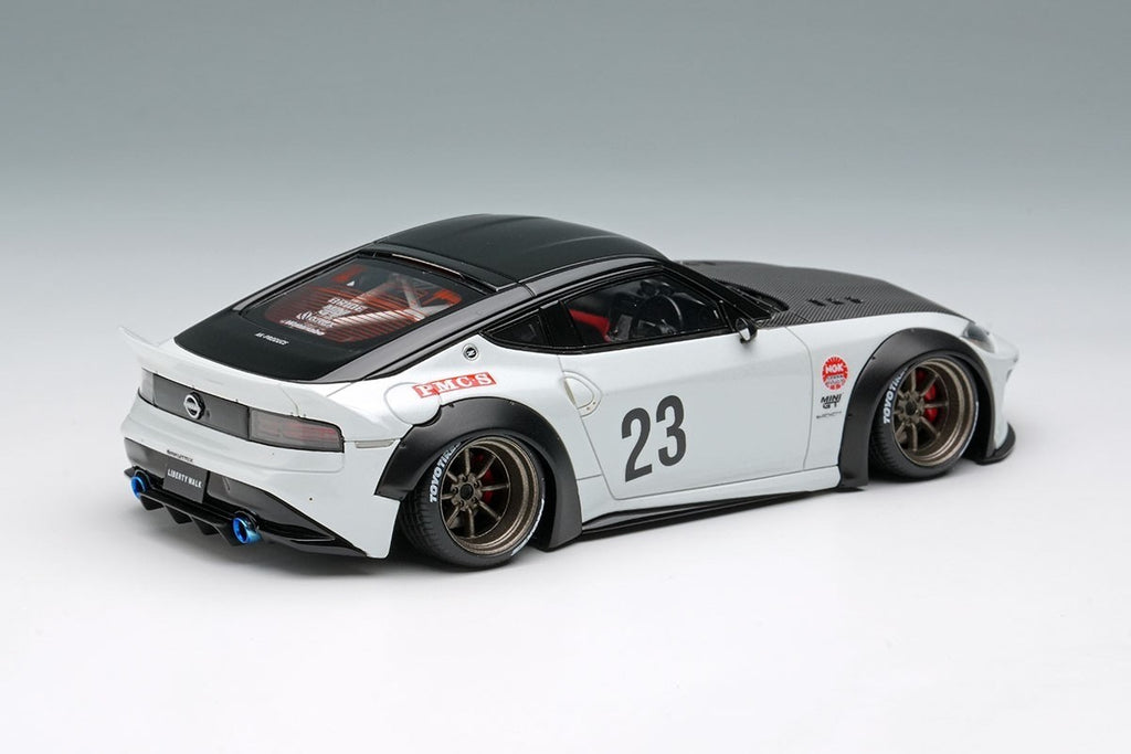 Make Up EIDOLON LB023B 1/43 Nissan Z RZ34 Pearl White/Black LB Nation 8-Spoke