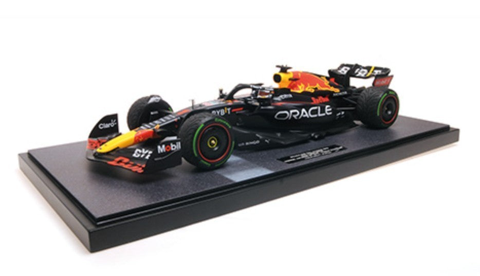 Minichamps MC127221801 1/12 Red Bull RB18 Japan Winner #1