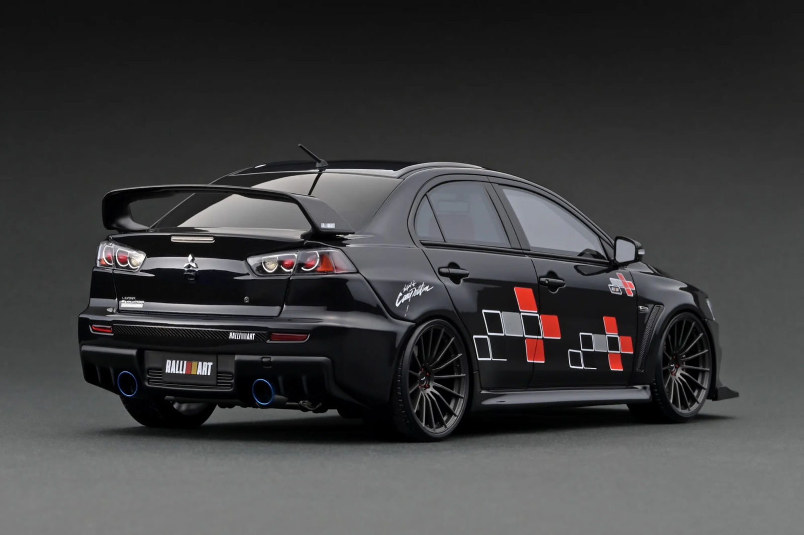 ignition model IG3212 1/18 Mitsubishi Lancer Evolution X CZ4A 2007 with Engine