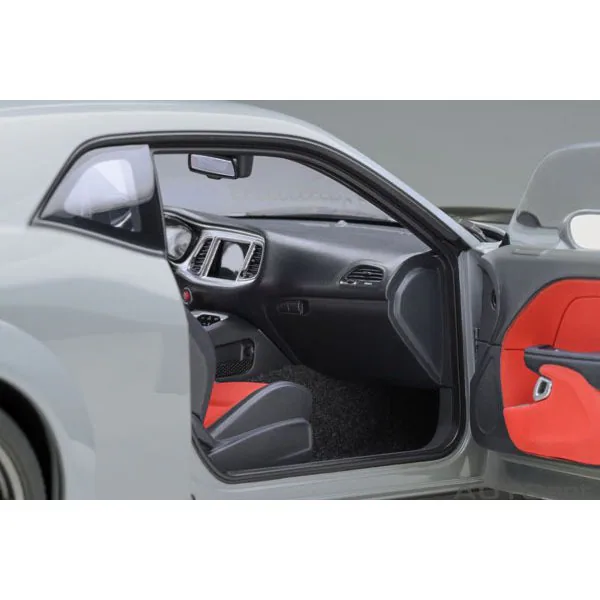 AUTOart 71774 1/18 Dodge Challenger R/T Scat Pack Widebody 2022 “Smoke Show”