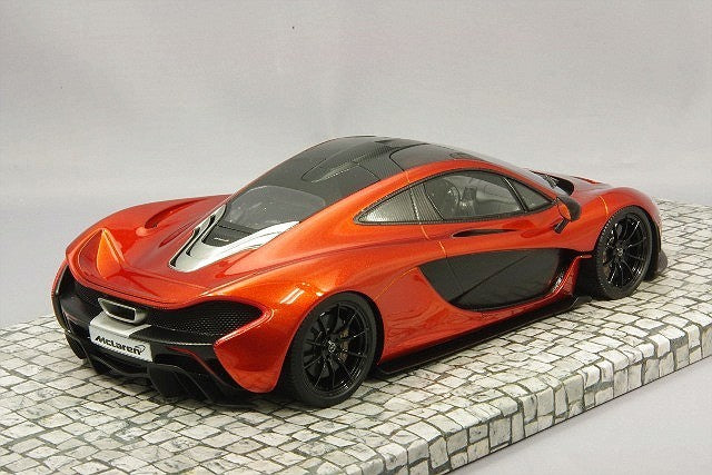 Minichamps MC107133300 1/18 McLaren P1 2012 Orange Resin