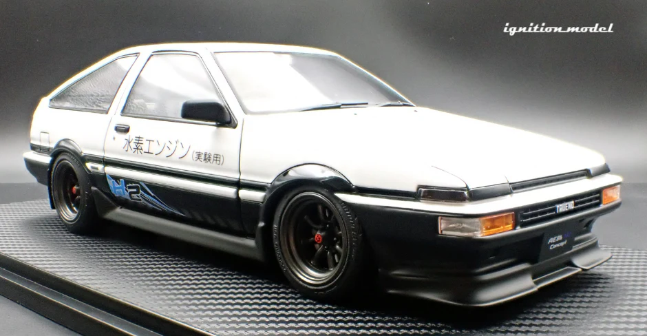 Ignition Model IG3809 1/18 Toyota Sprinter Trueno AE86 H2 White/Black Resin