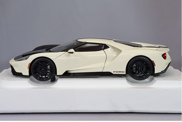 AUTOart 72926 1/18 Ford GT 1964 Prototype Heritage White Dark Blue