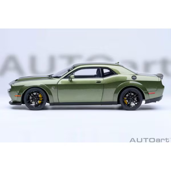 AUTOart 71761 1/18 Dodge Challenger SRT Jailbreak 2022 Green Diecast