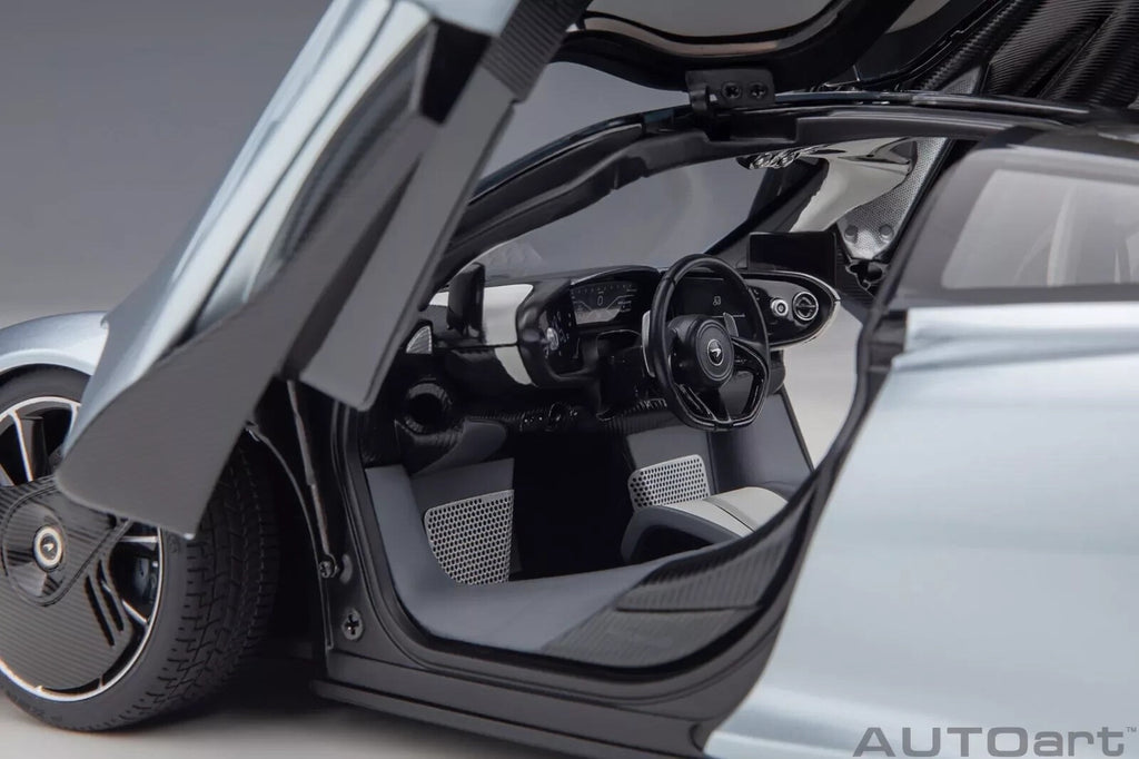 AUTOart 76086 1/18 McLaren Speedtail – Metallic Light Blue (Composite Diecast)