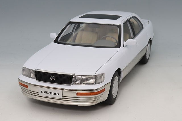 XiaoGuang Model XGM8230811W 1/18 Lexus LS400 1993 White