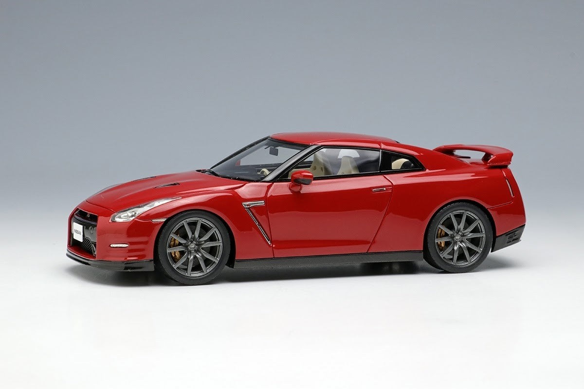 Make Up EIDOLON EM414G 1/43 Nissan GT-R R35 Vibrant Red 2014