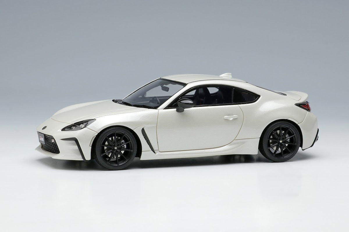 Make Up EIDOLON EM659B 1/43 Toyota GR86 RZ Crystal White Pearl 2021