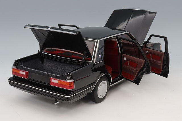 XiaoGuang Model XGM8250612B-1 1/18 Toyota Crown MS122 Black Red