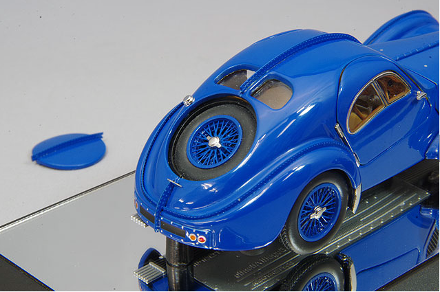 AUTOart 50947 1/43 Bugatti Type 57SC Atlantic 1938 Blue Wire Spokes