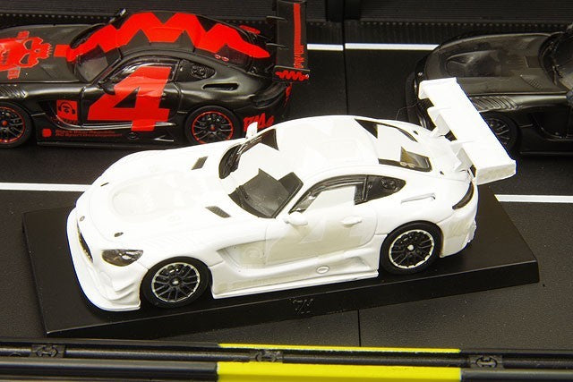 Tarmac T64-008-4A4Box 1/64 Mercedes-AMG GT3 #3 Pit Diorama Set