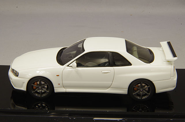 Make Up EIDOLON EM461F 1/43 Nissan Skyline GT-R BNR34 White 1999