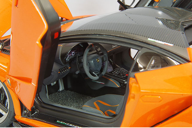 AUTOart 79201 1/18 Lamborghini Centenario 2016 Pearl Orange