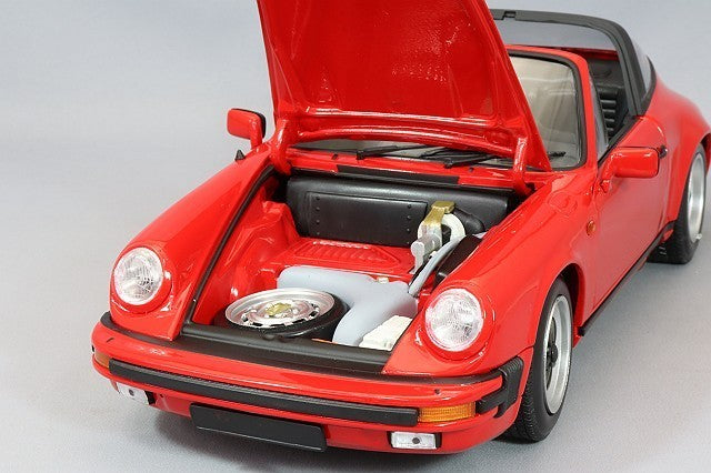 Minichamps MC100063061 1/18 Porsche 911 Carrera 3.2 1983