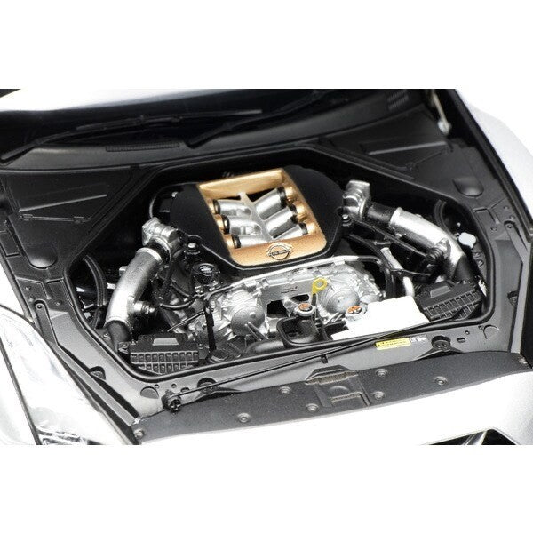 MOTORHELIX M83517 1/18 Nissan GT-R (R35) Track Edition NISMO T-Spec 2022 Silver