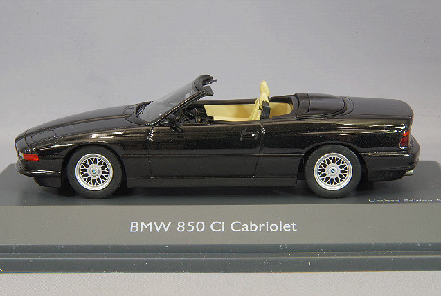 Schuco SCH450914900 1/43 BMW 850i Cabriolet Metallic Black Resin