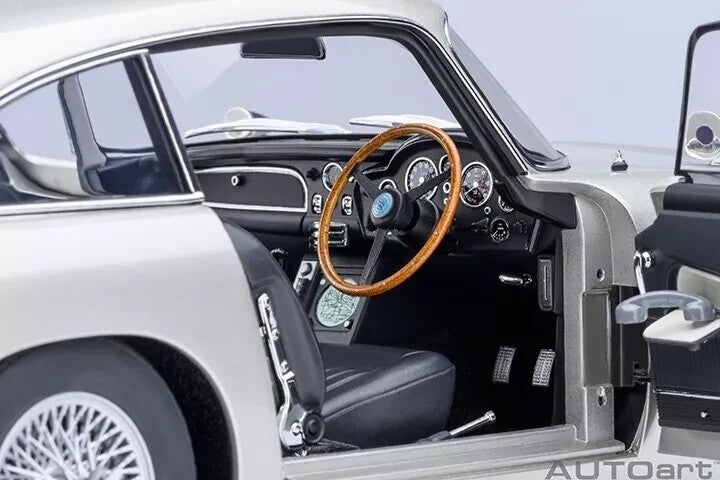 AUTOart 70296 1/18 Aston Martin DB5 007 Goldfinger Bond Silver Movie