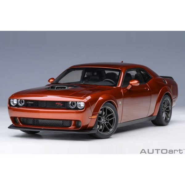AUTOart 71773 1/18 Dodge Challenger R/T Scat Pack Widebody 2022 Cinnamon Stick