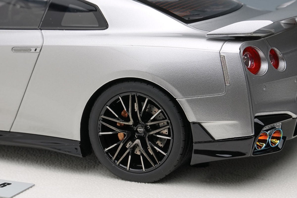 Make Up EIDOLON EML083C 1/18 Nissan GT-R Premium Ed 2024 Ultimate Metal Silver