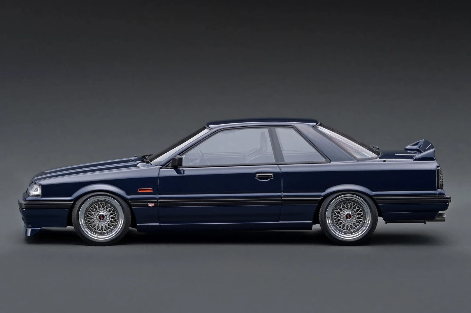 Ignition Model IG4008 1/18 Nissan Skyline GTS-R R31 Blue Black Resin