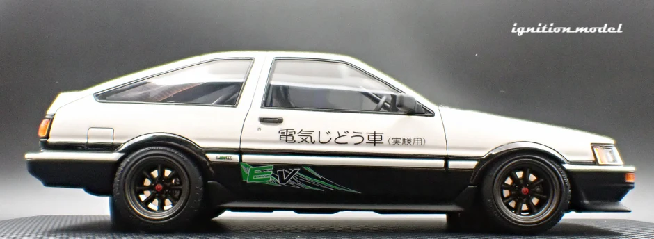 Ignition Model IG3807 1/18 Toyota Corolla Levin AE86 BEV White/Black Resin