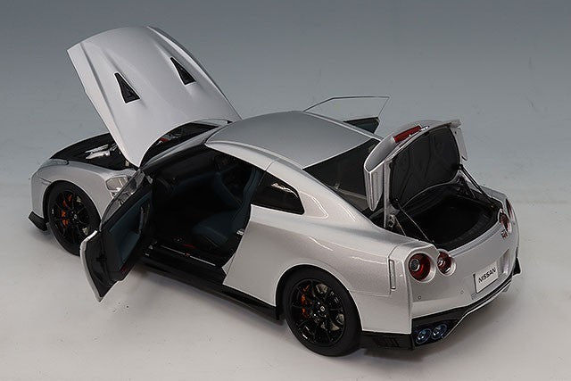 MOTORHELIX FS-M83505 1/18 Nissan GT-R R35 NISMO 2020 Silver Diecast