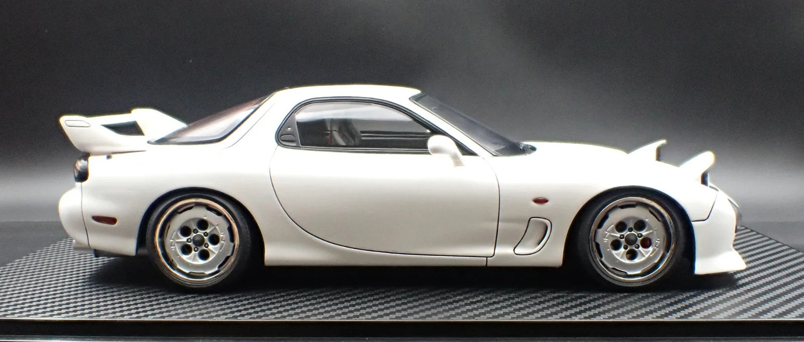 Ignition Model IG3942 1/18 Mazda RX-7 Mazdaspeed FD3S White Resin