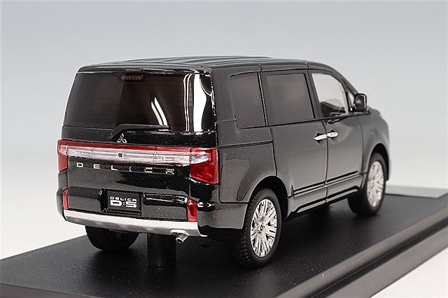 MARK43 PM43157ABD 1/43 Mitsubishi Delica D:5 (P) Black Diamond Resin
