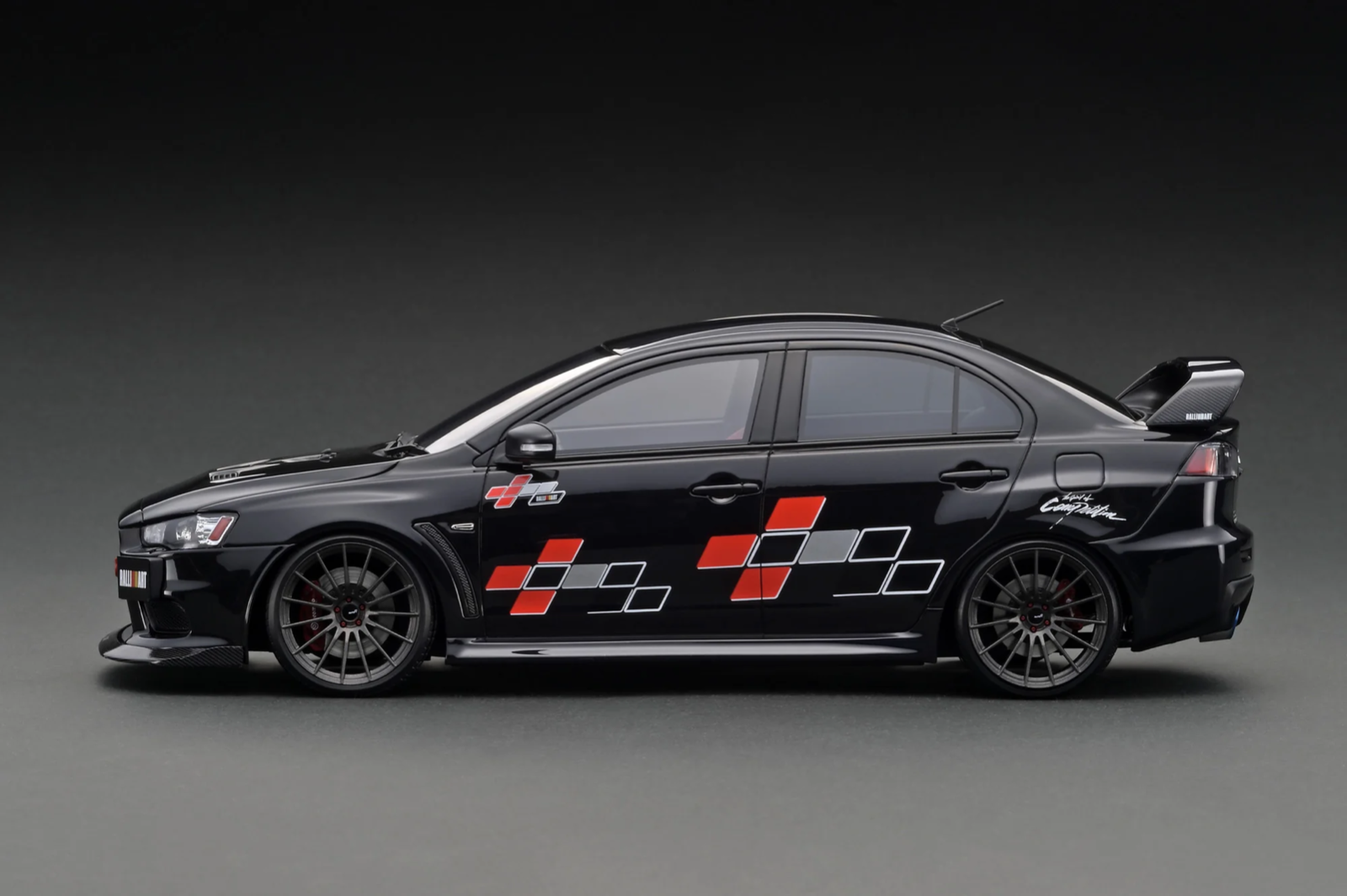 ignition model IG3212 1/18 Mitsubishi Lancer Evolution X CZ4A 2007 with Engine