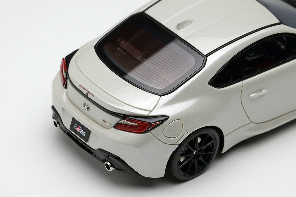 Make Up EIDOLON EM659B 1/43 Toyota GR86 RZ Crystal White Pearl 2021